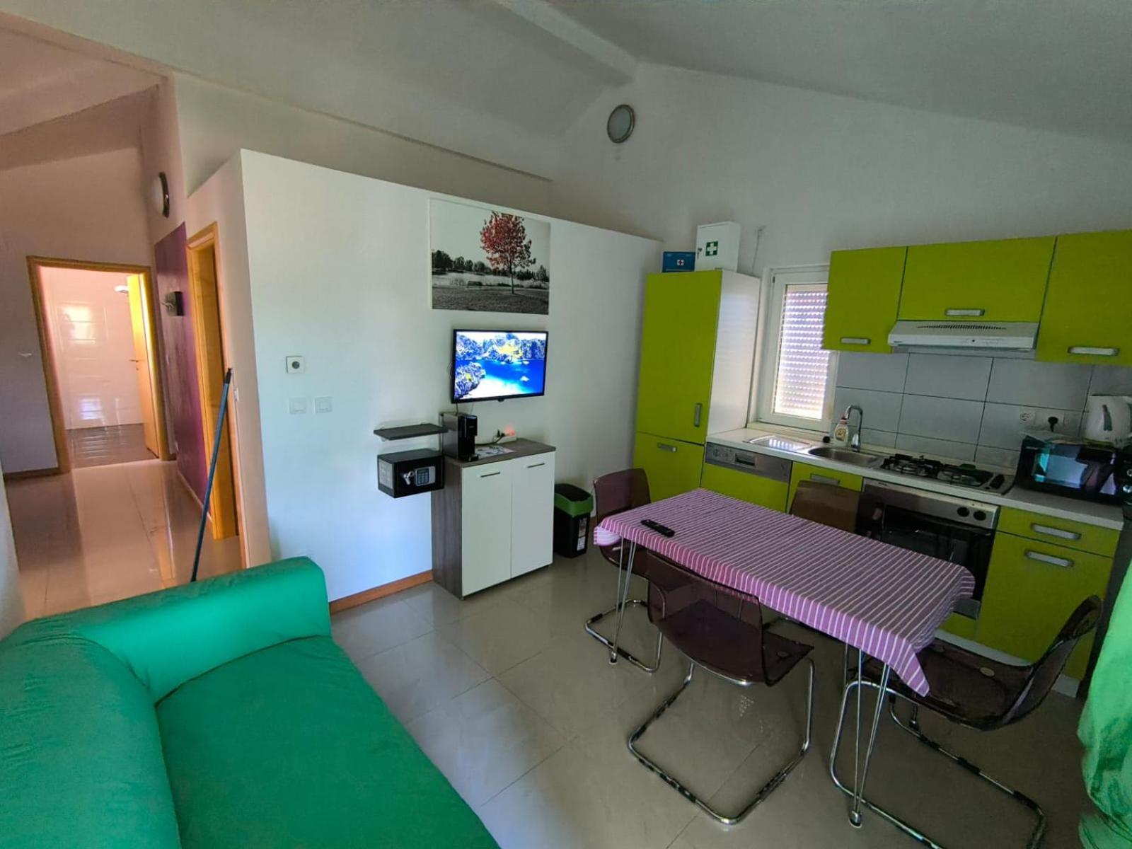 Apartments Pongrac Cres Exterior photo